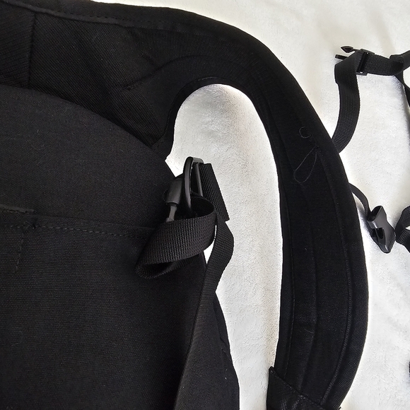 The North Face Black Backpack - Picture 11 of 11